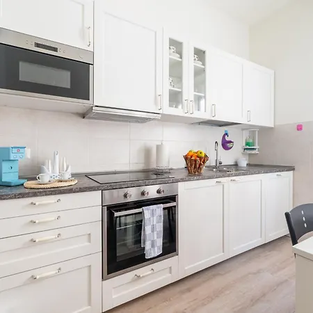 Guesthost - Oltretorrente Ospedale Apartament *