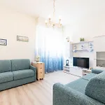 Apartment Guesthost - Oltretorrente Ospedale Parma