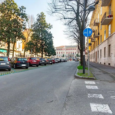 Guesthost - Oltretorrente Ospedale بارما
