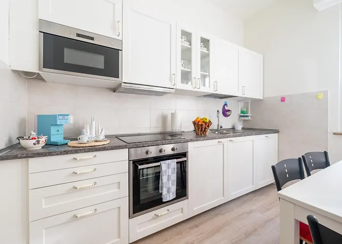 Guesthost - Oltretorrente Ospedale Appartement *